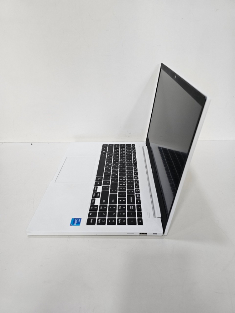 슬림!!화이트색상 삼성15인치사무용노트북 이미지