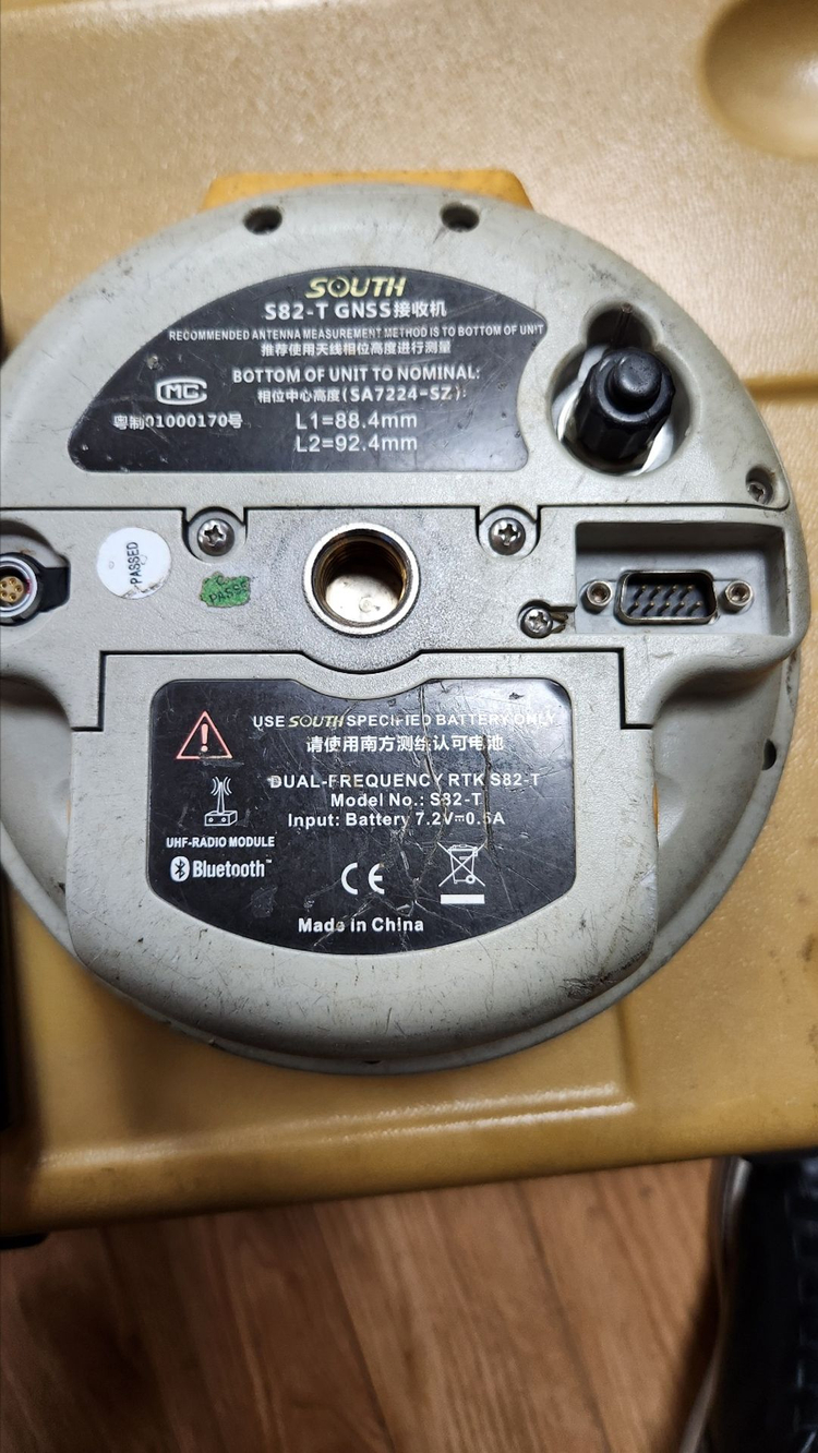 GPS 측량기 및 광파기 세트 이미지