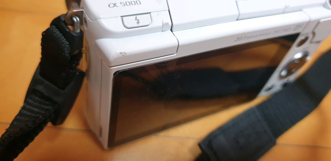소니 미러리스 카메라 A5000 화이트 택포25만원 이미지