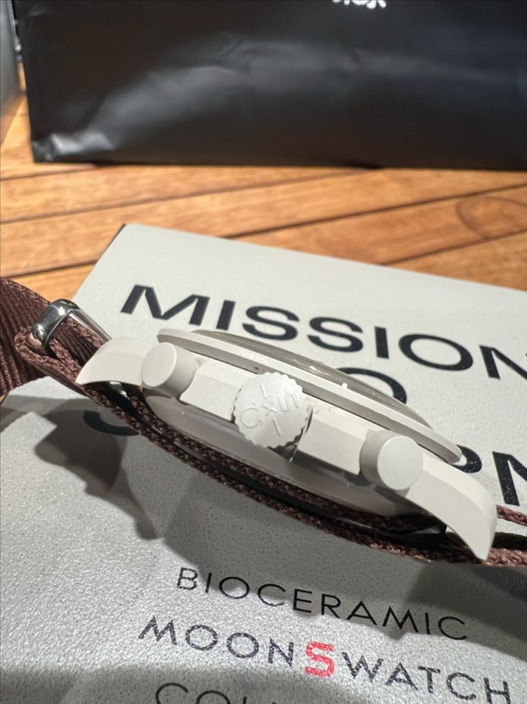 오메가 스와치 문스와치 토성 새턴 신품판매합니다 이미지