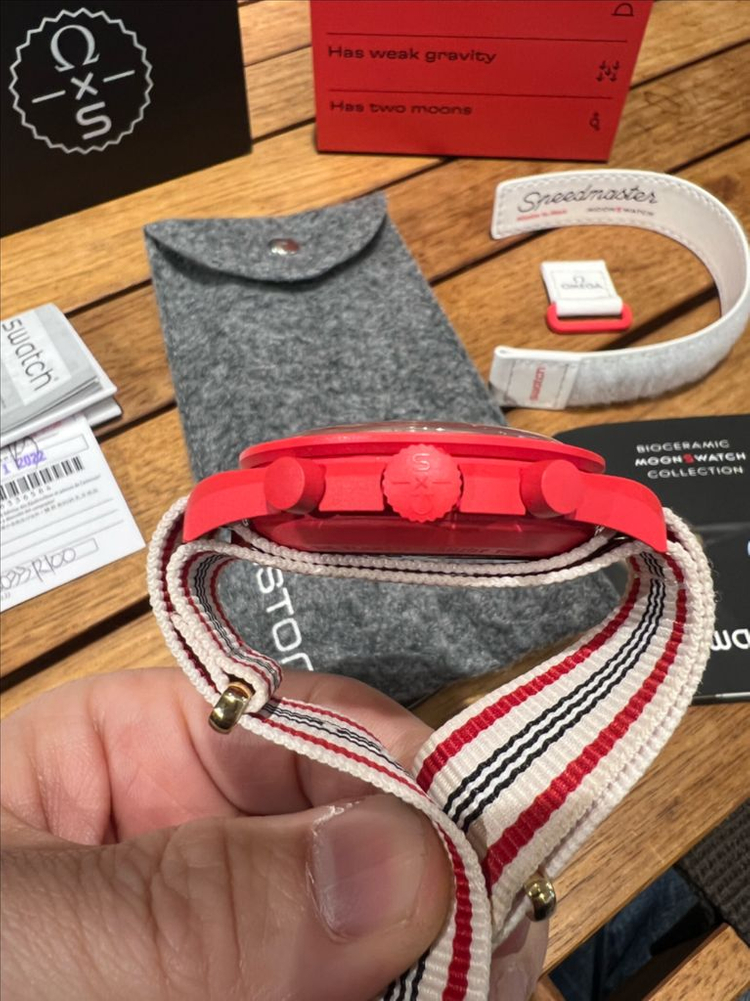 오메가 스와치 문스와치 미션 투 마스 화성 신품판매합니다. 이미지