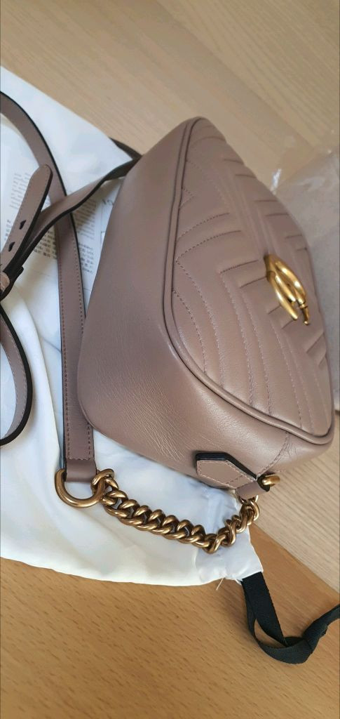 구찌 마몬트 마틀라세 스몰 크로스백 정품S급(감정O)구찌프라다루이비통디올고야드샤넬셀린느보테가생로랑발렌시아가버버리가방 이미지