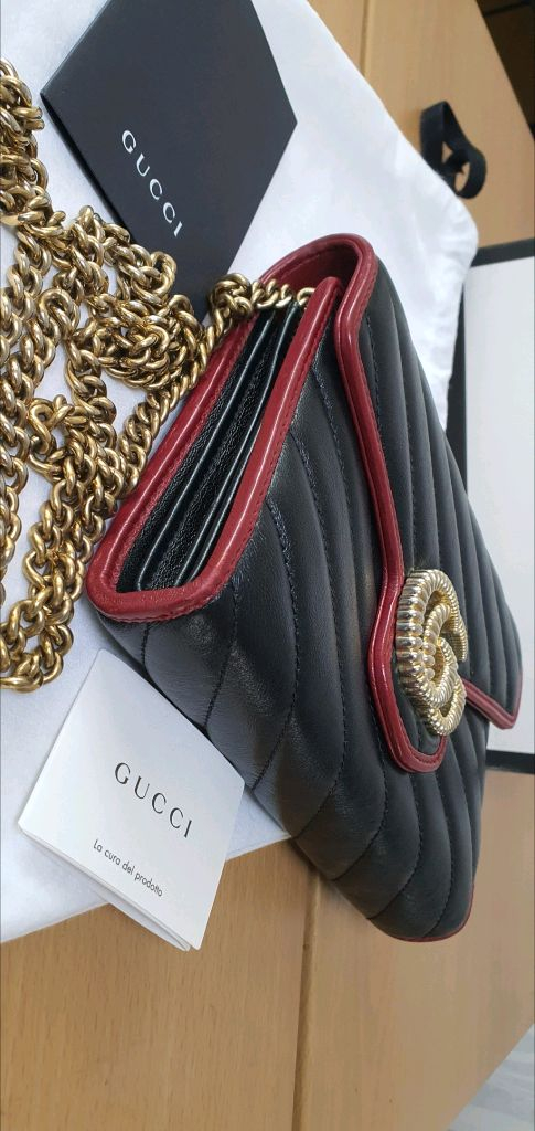 구찌 마몬트 마틀라세 크로스백 정품S급(감정O)프라다루이비통디올고야드샤넬셀린느보테가생로랑버버리발렌시아가가방 이미지