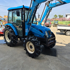 LS 트랙터 60마력 로더 포함된 트렉터 소개합니다사진에서 보시는 것처럼 로더와 로터리까지 모두 이미지