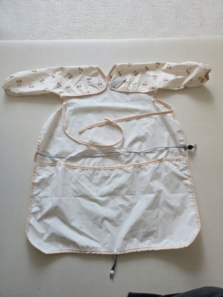 아기 자기주도 이유식 턱받이 앞치마 이미지