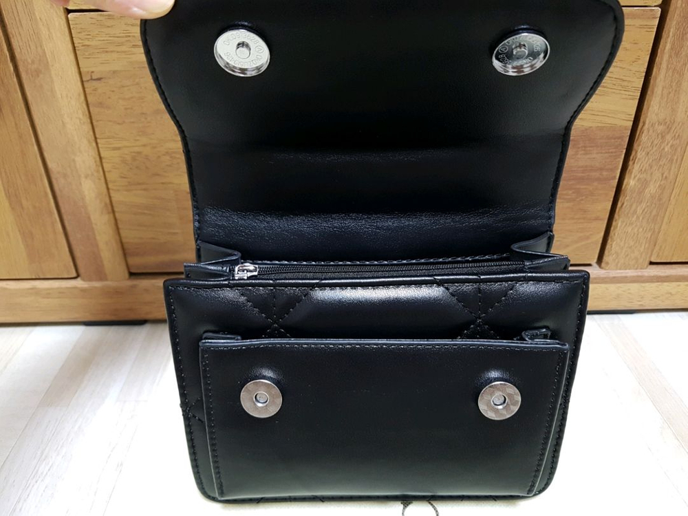 새상품급)코치 다이아퀼팅 크로스백 이미지