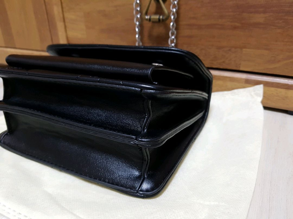 새상품급)코치 다이아퀼팅 크로스백 이미지