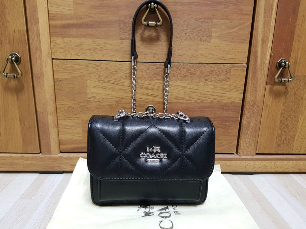 새상품급)코치 다이아퀼팅 크로스백 이미지