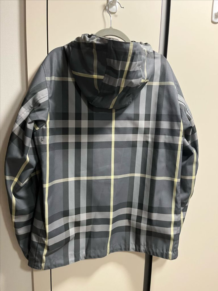 버버리 리버시블 체크후드 자켓 사이즈s 판매합니다 이미지