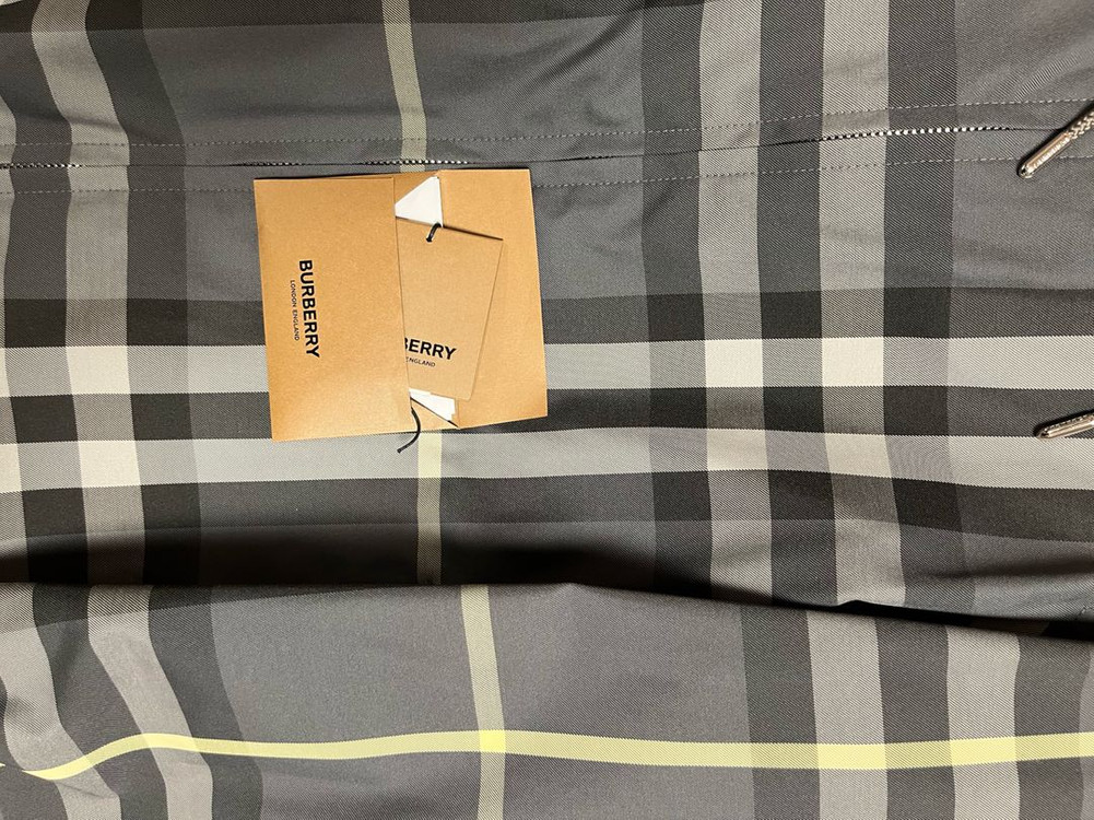 버버리 리버시블 체크후드 자켓 사이즈s 판매합니다 이미지