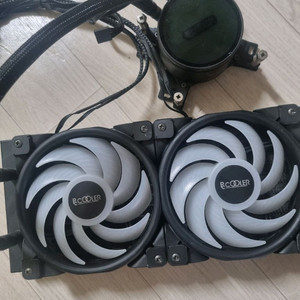 cpu쿨러 수냉쿨러 팝니다 이미지