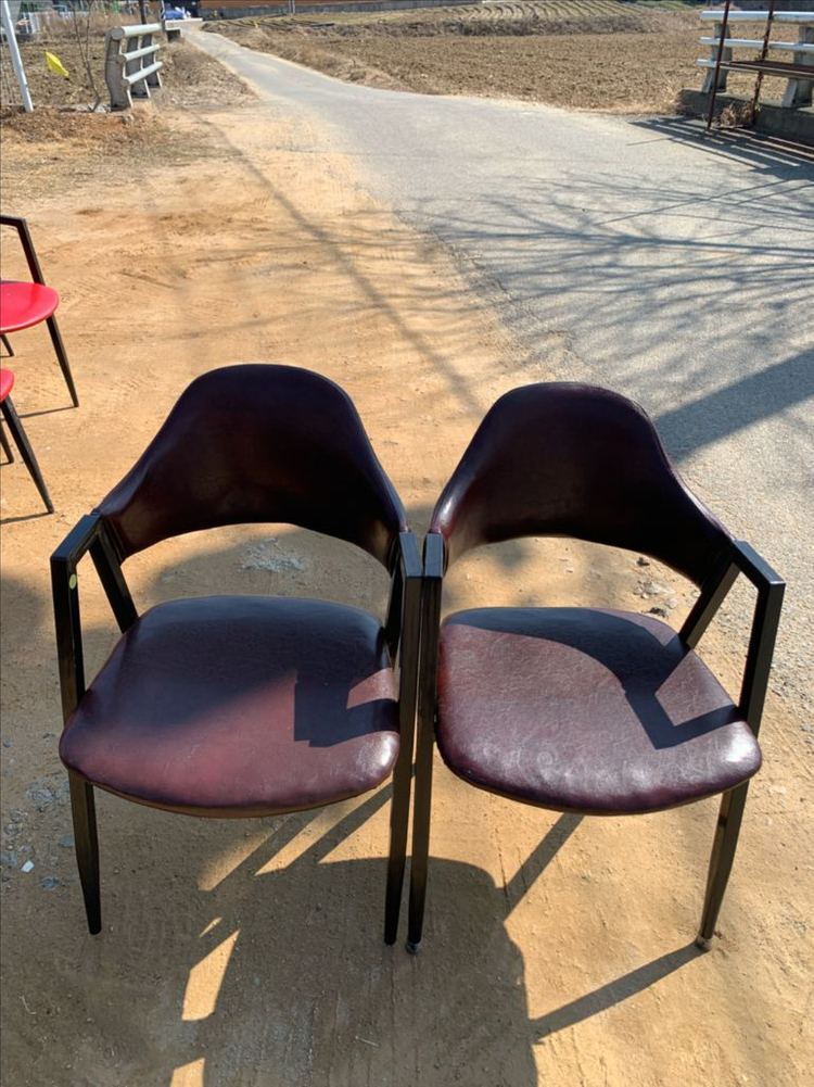 카페 독서실 식당의자 80개 이미지