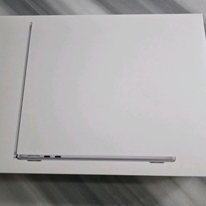 맥북에어 M5 13인치 실버 미개봉 새제품 팝니다. 이미지