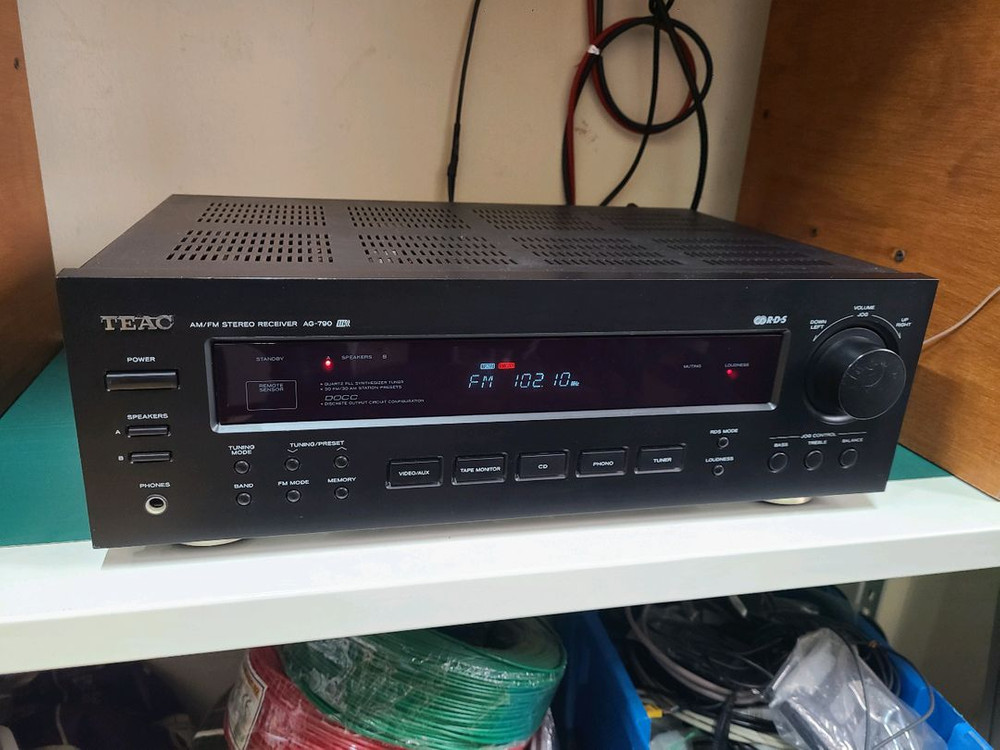 TEAC 리시버앰프 이미지