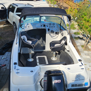 낚시보트 이미지