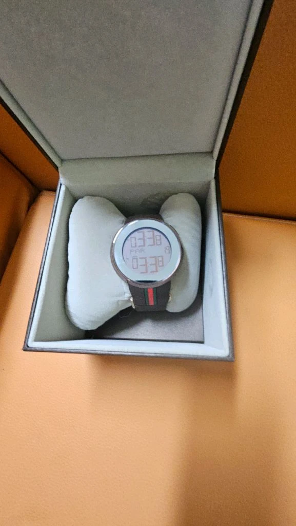 구찌브라운디지럴시계 이미지