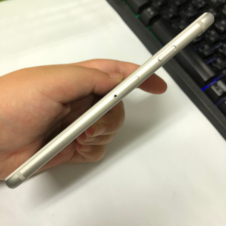 아이폰6 16GB 실버 중고폰 배터리92% 레트로감성 인스타 사진폰 카메라폰 101933 이미지