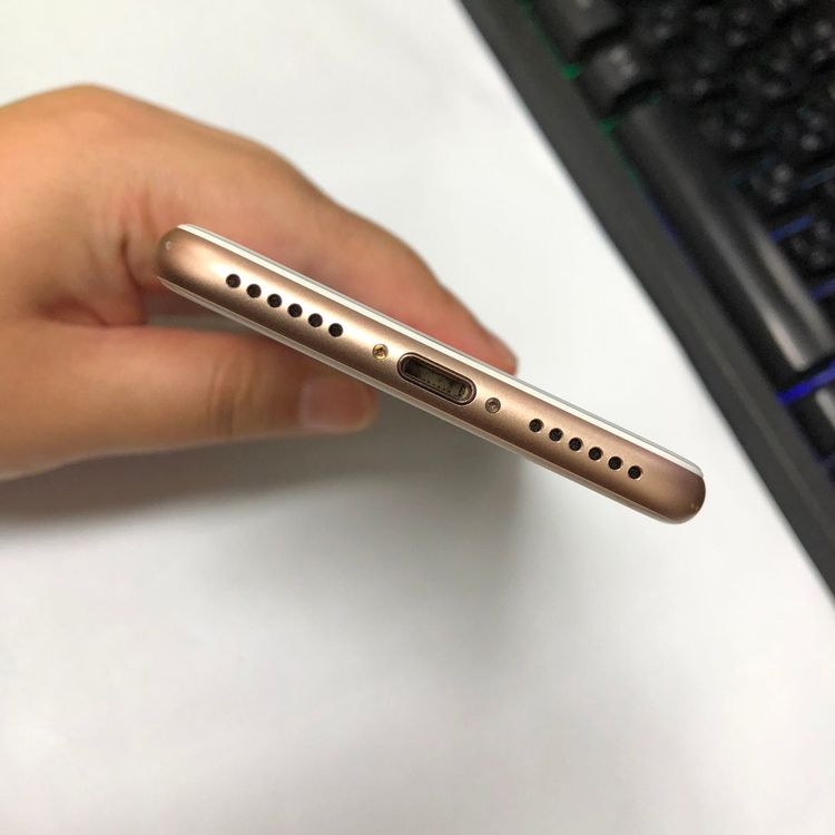 아이폰8 256GB 골드 중고폰 배터리93% 레트로감성 인스타 사진폰 카메라폰 210490 이미지