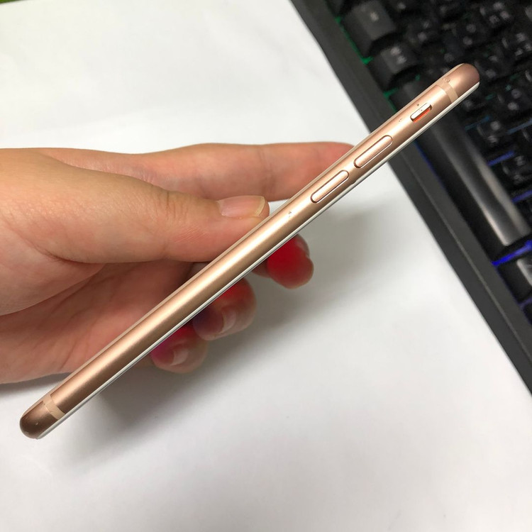 아이폰8 256GB 골드 중고폰 배터리93% 레트로감성 인스타 사진폰 카메라폰 210490 이미지