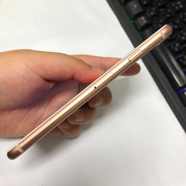 아이폰8 256GB 골드 중고폰 배터리93% 레트로감성 인스타 사진폰 카메라폰 210490 이미지