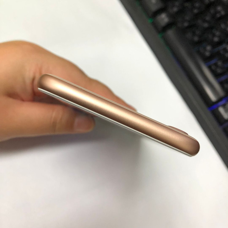 아이폰8 256GB 골드 중고폰 배터리93% 레트로감성 인스타 사진폰 카메라폰 210490 이미지