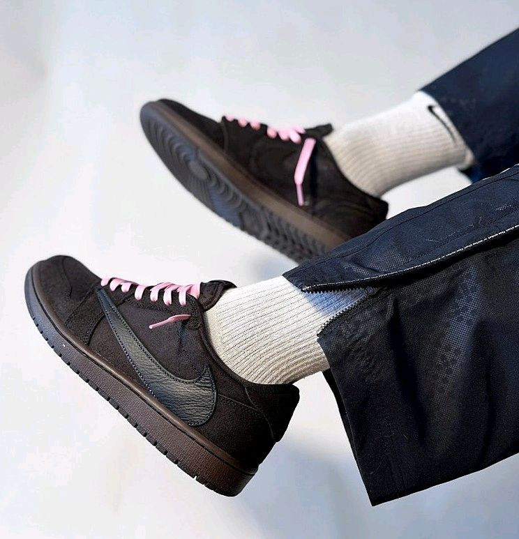 [270]나이키 x 트래비스 스캇 조던1 벨벳 브라운 이미지