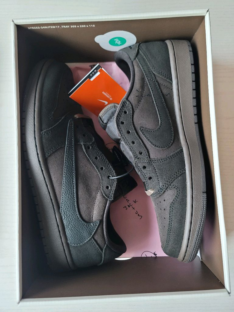 [270]나이키 x 트래비스 스캇 조던1 벨벳 브라운 이미지