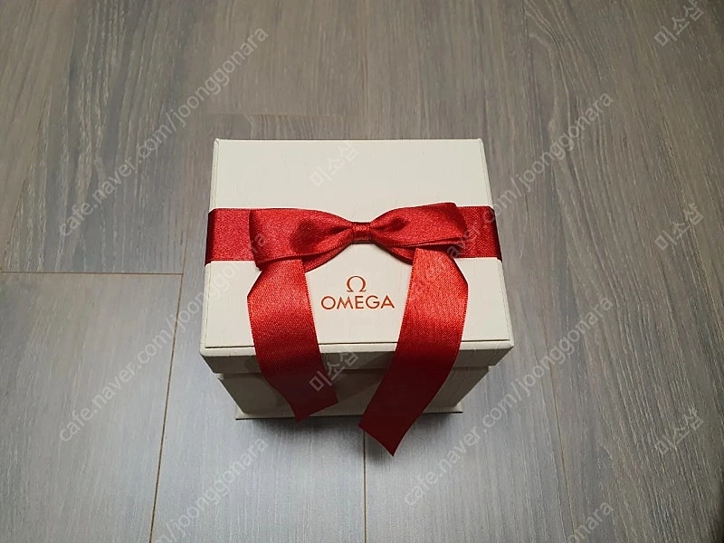 오메가 여성 시계케이스 박스 팝니다 (택포) 책자없음 이미지
