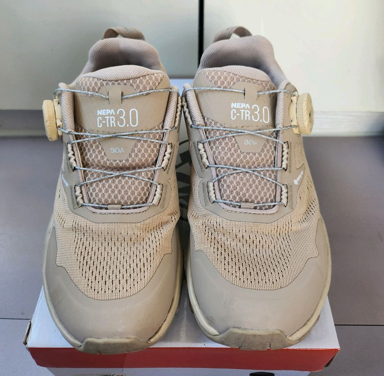 거의새거 네파 스톰프 고어텍스 등산화트래킹화 운동화 네파신발 하이킹화 워킹화 이미지