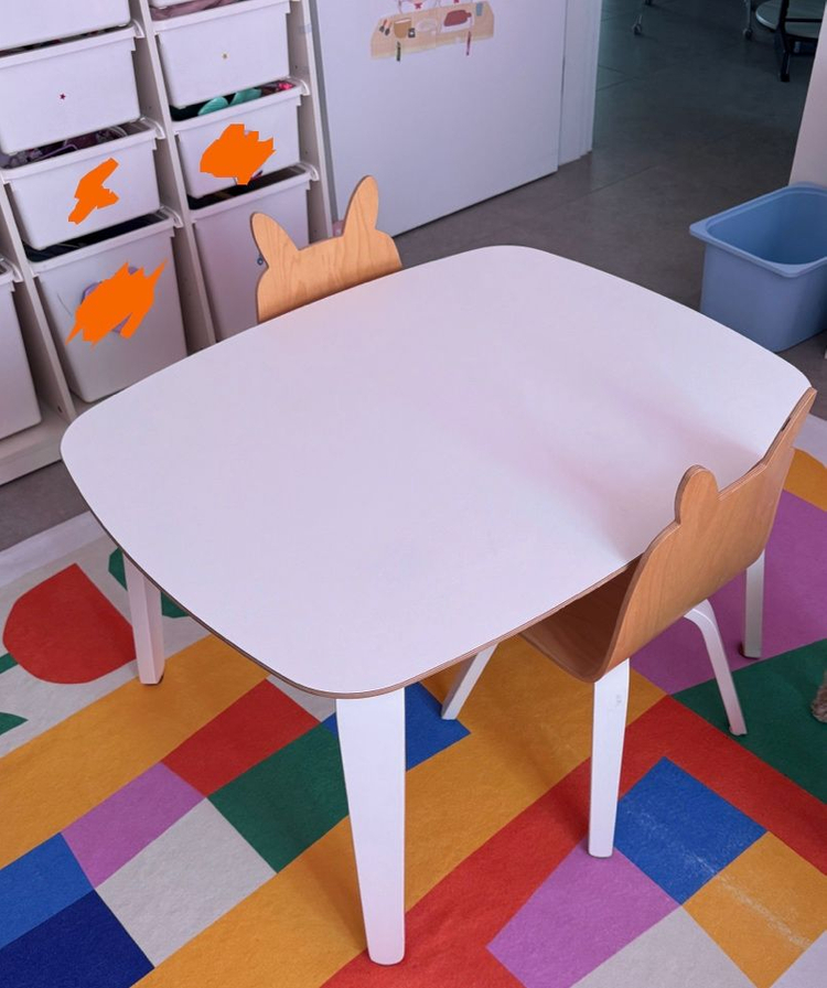 우프 플레이 테이블 & 2체어 책상 세트 이미지