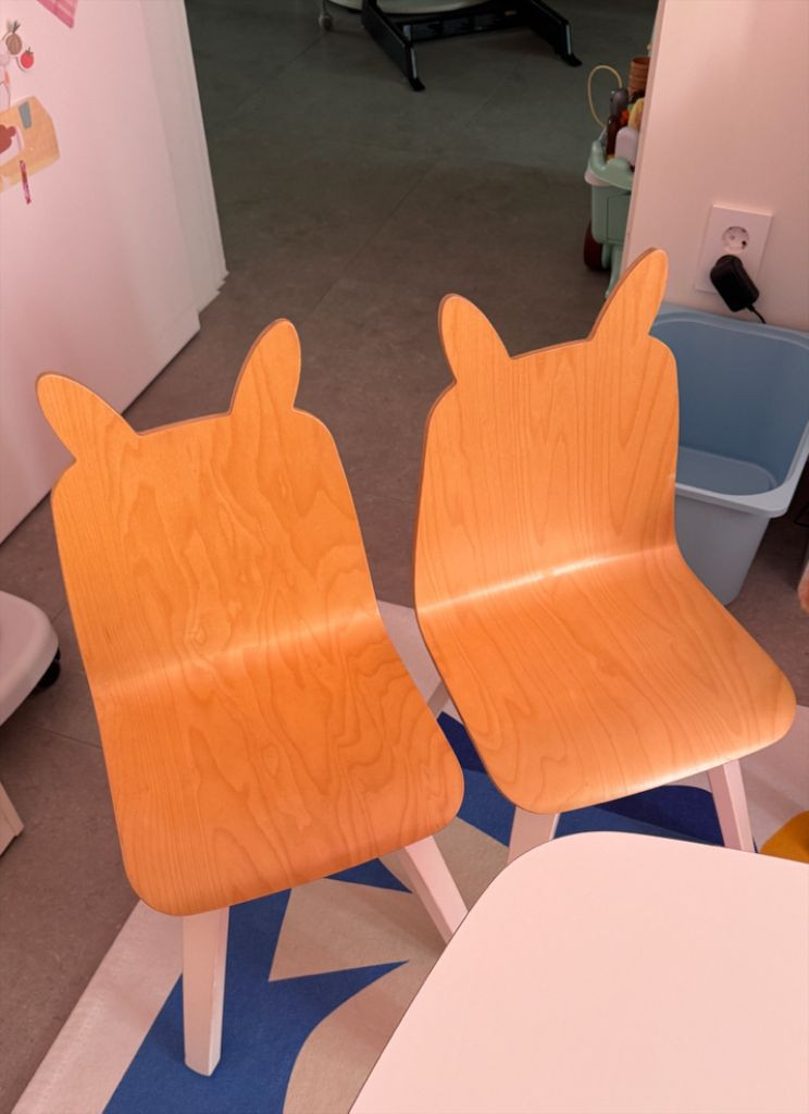 우프 플레이 테이블 & 2체어 책상 세트 이미지