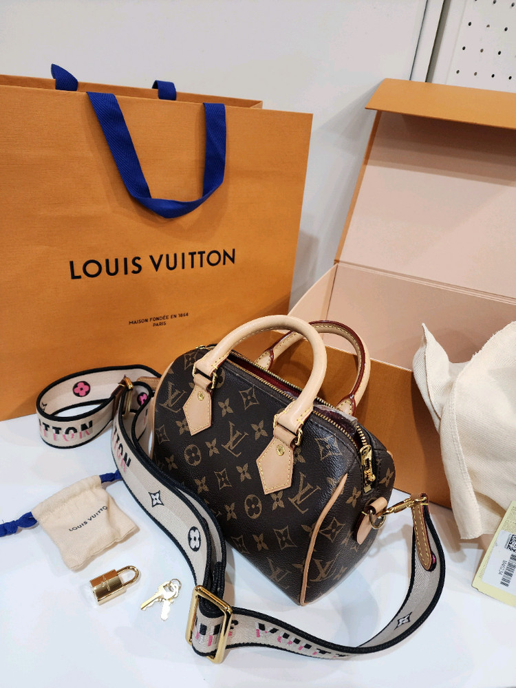 루이비통 스피디 반둘리에 20 이미지