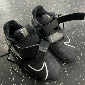 로말레오4 se 255사이즈 이미지