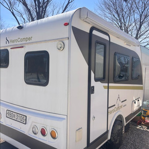 카라반 캠핑카 이미지