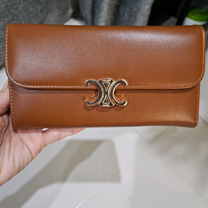 (마지막급처금액)셀린 2단 장지갑 카멜색상(새상품/박스/체인끈포함) 이미지