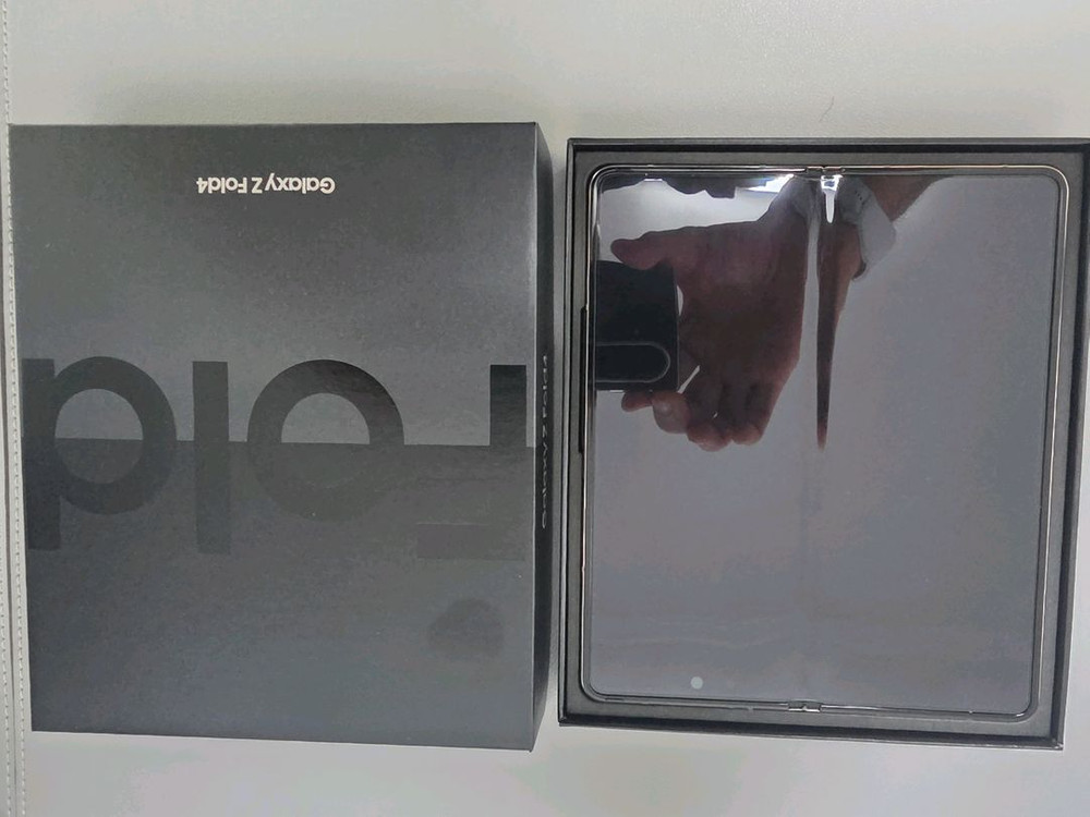 갤럭시 폴드4 512기가 55만원, 1년 7개월 사용 이미지
