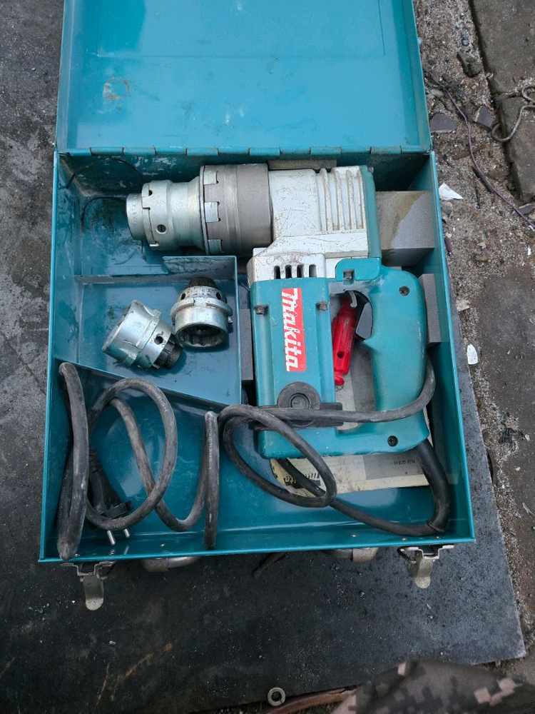 마끼다금속절단기.샤런치 이미지