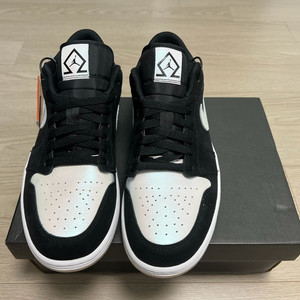 나이키 조던 1 로우 다이아몬드 275,295 판매 이미지