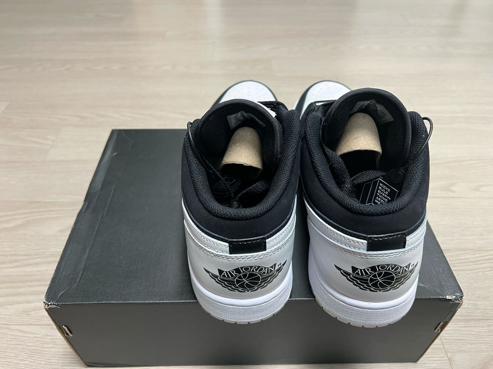 나이키 조던 1 로우 다이아몬드 275,295 판매 이미지