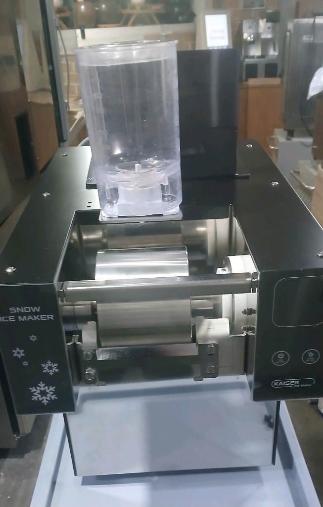 [2024년 7월구매]카이저 눈꽂 빙수기 imk-337 팝니다. S급 이미지