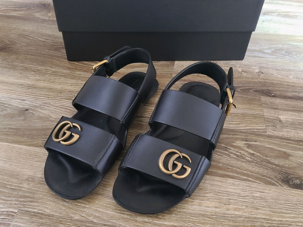 구찌 GG마몬트 남성 샌들270스니커즈신발운동화슬리퍼로퍼바이커백크로스백루이비통프라다디올셀린느톰브라운에르메스로로피아나 이미지