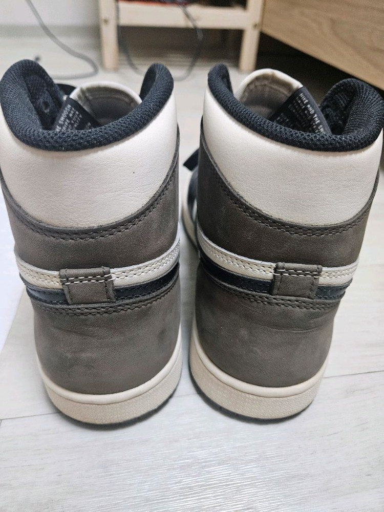 나이키 에어조던1 하이 다크모카 270 이미지