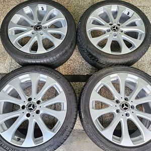 벤츠 W212 E클래스에 사용하던 정품 18인치 휠타이어 셋트 이미지