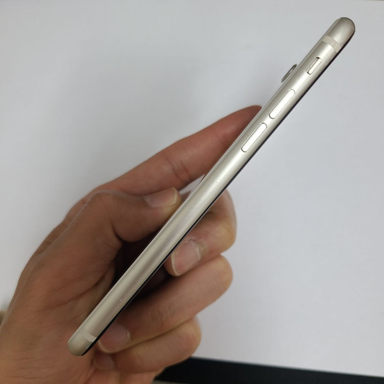 아이폰 SE3 화이트 256G 무잔상 배터리성능100% 213514 이미지