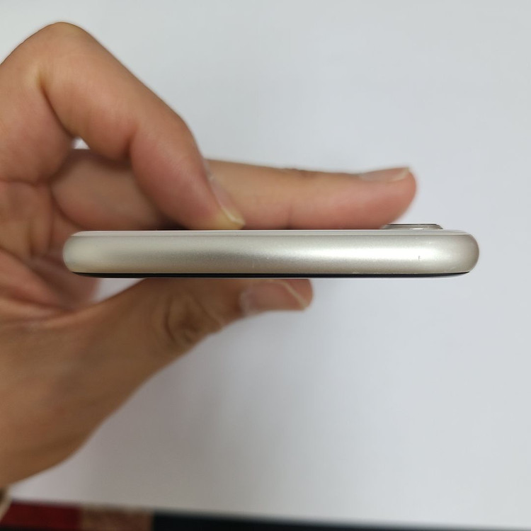 아이폰 SE3 화이트 256G 무잔상 배터리성능100% 213514 이미지