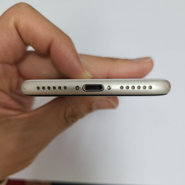 아이폰 SE3 화이트 256G 무잔상 배터리성능100% 213514 이미지