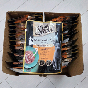 고양이 쉬바 닭고기와 참치 그레이비소스 파우치 (+낚시대) 이미지