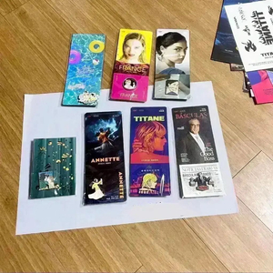 티탄 프랑스굿보스레벤느망팜스프링스 우연과상상 명씨네뱃지 이미지