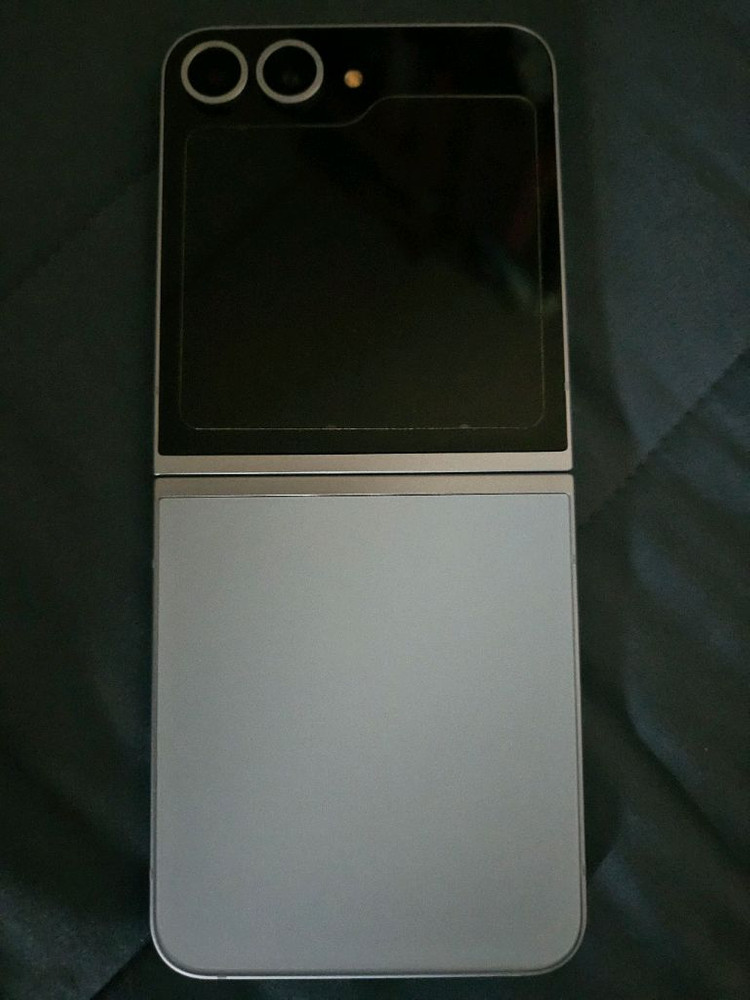 갤럭시 z플립6 256GB 블루 색상 이미지