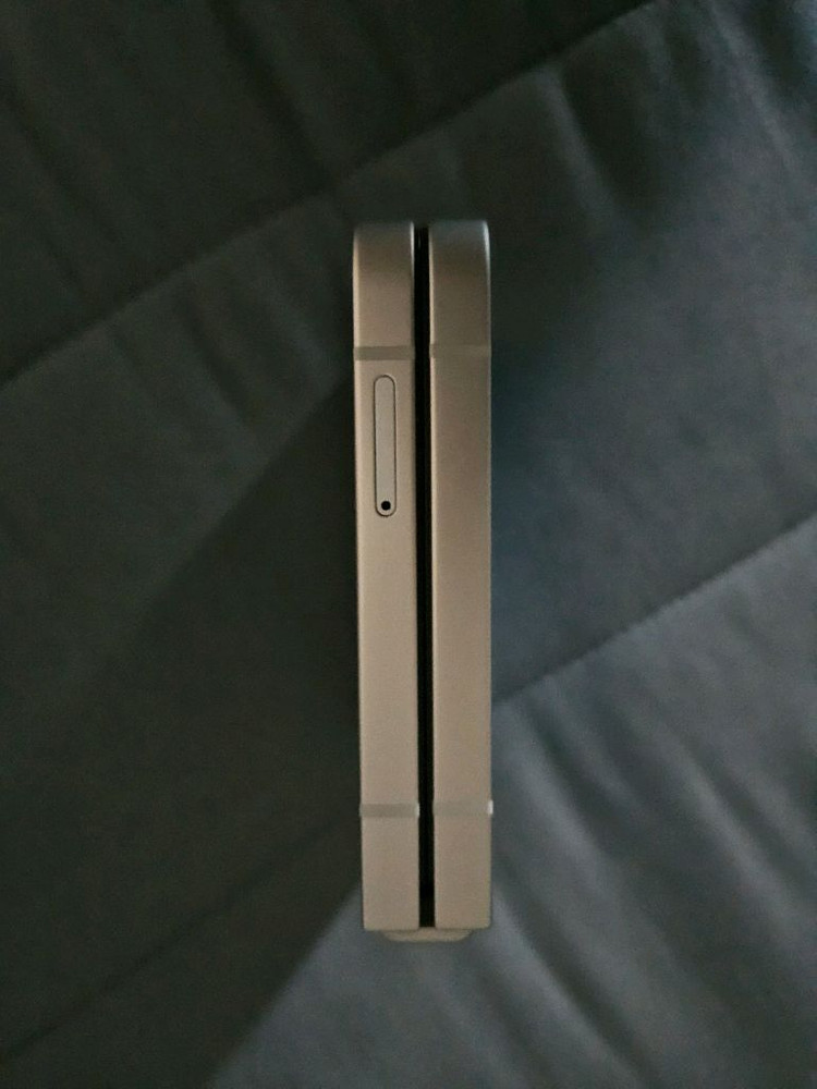 갤럭시 z플립6 256GB 블루 색상 이미지